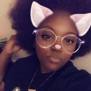 Meet your Posher, Felicia